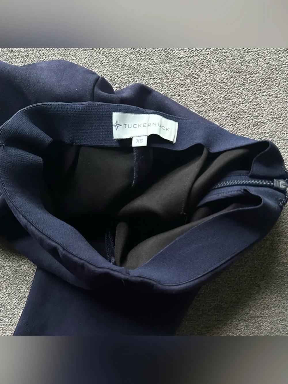Tuckernuck Navy Ponte Ashford Cropped Pants XS